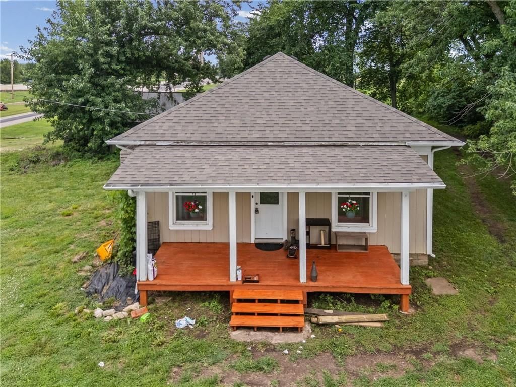 32473 NE Norton Road, Garnett