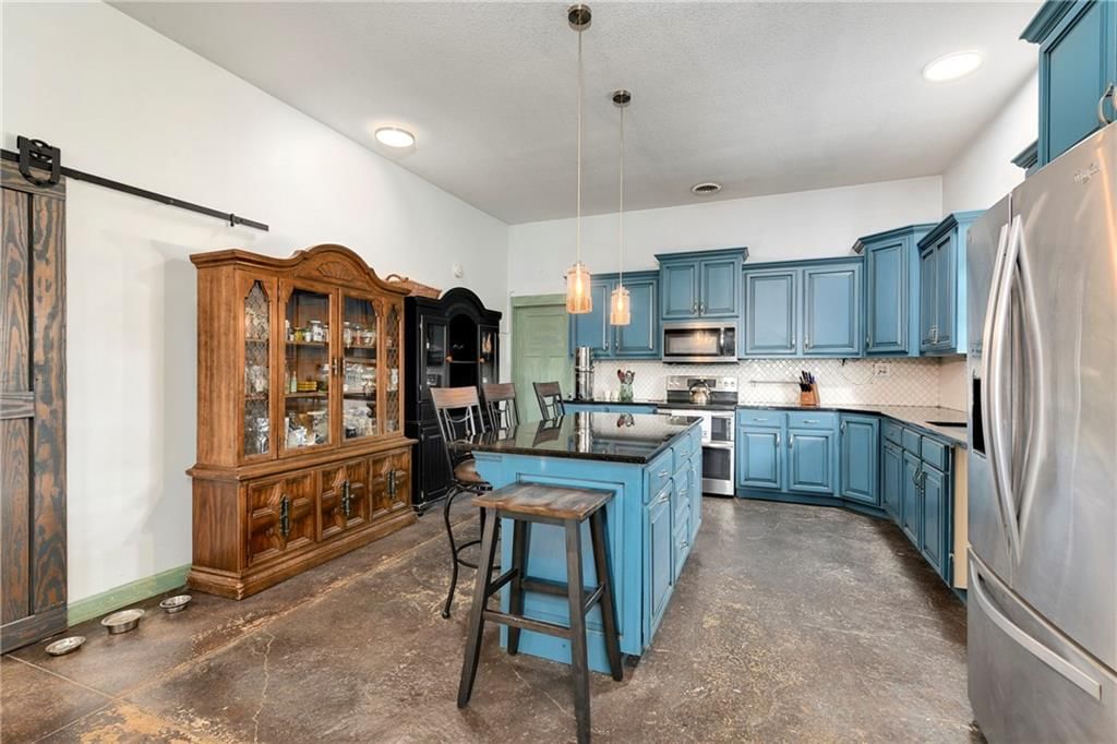 17487 Rogers Road — photo 32