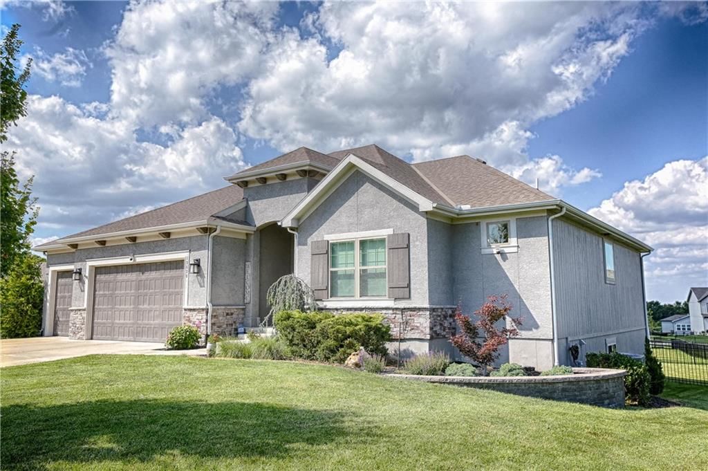 19638 Barstow Street, Spring Hill, KS