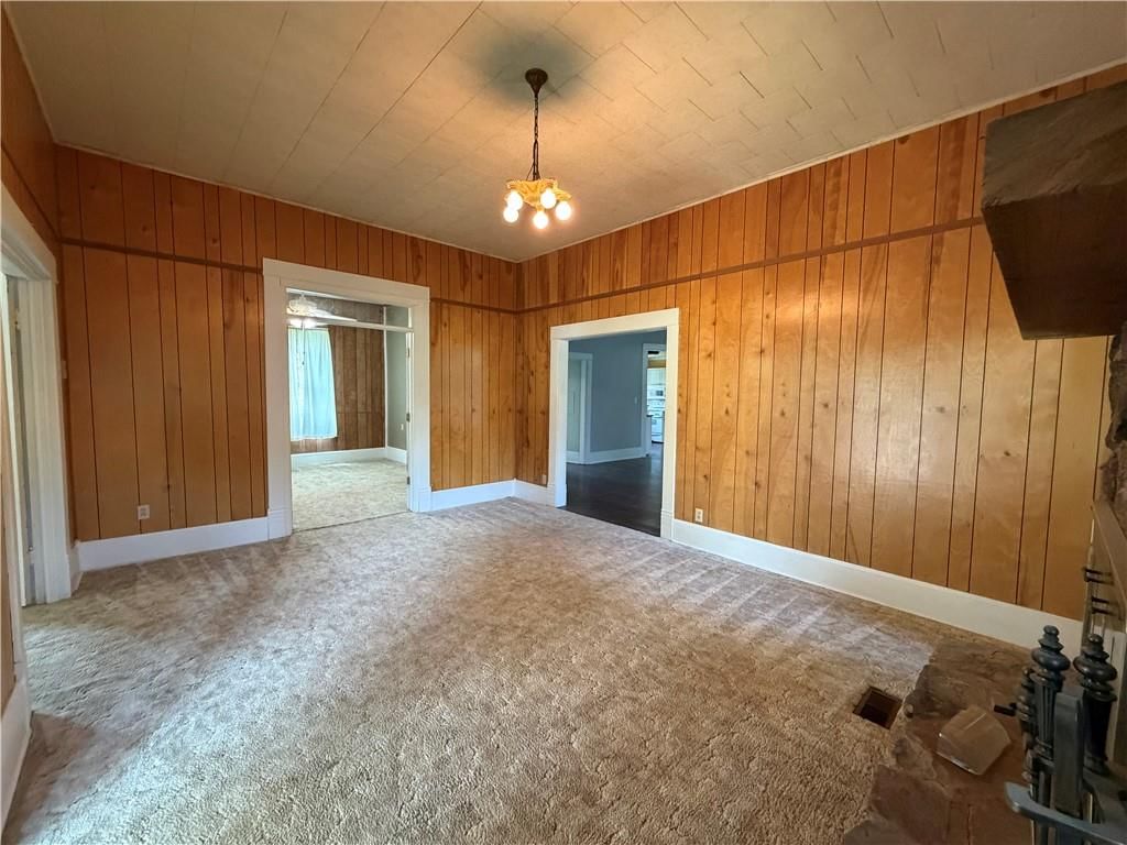 402 S Spring Street — photo 15
