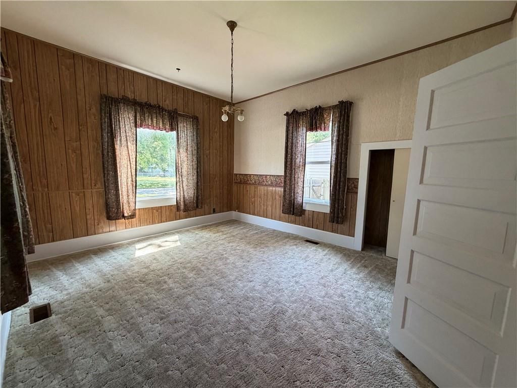 402 S Spring Street — photo 18