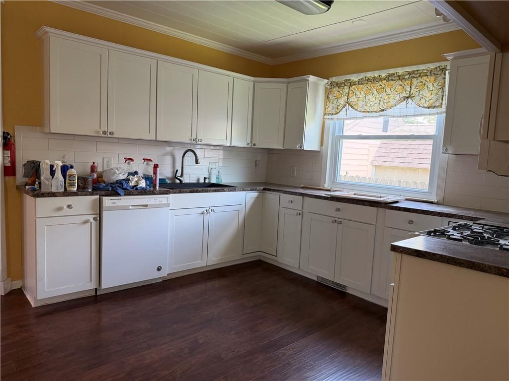 402 S Spring Street — photo 27