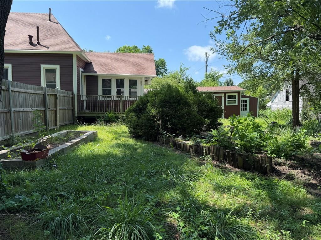 402 S Spring Street — photo 5