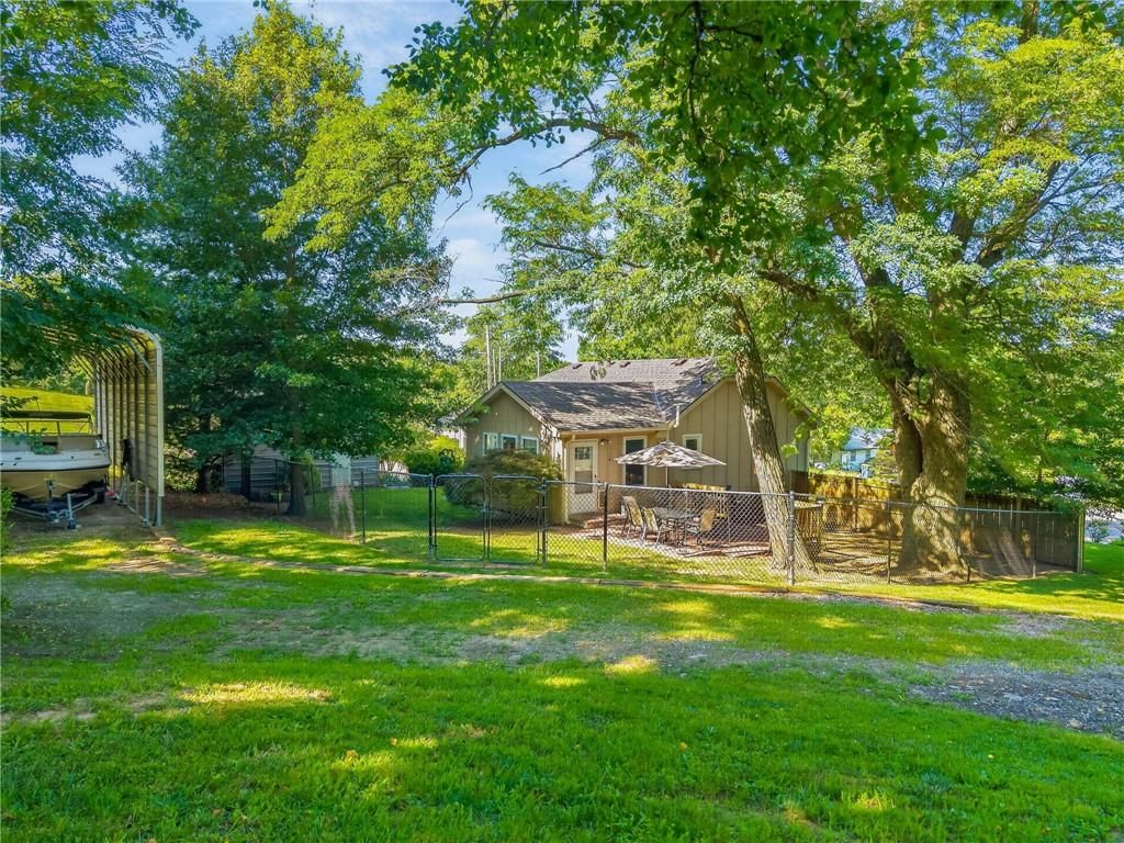 4625 N Bennington Avenue — photo 5