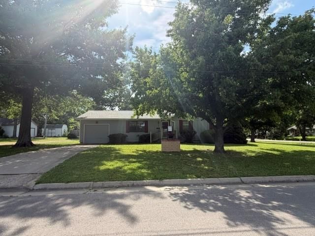 904 S 6th Street, Burlington