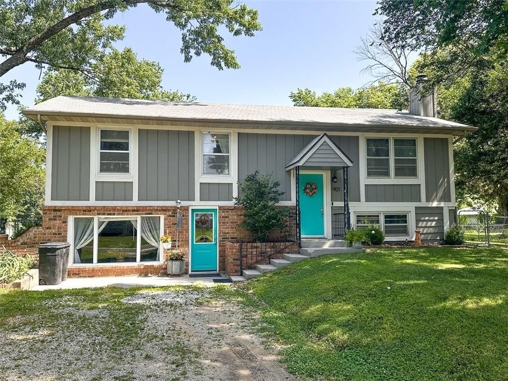 901 E Willow Street, Clinton