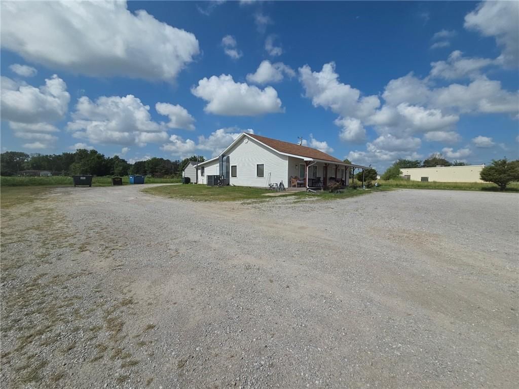 607 W Gene Lathrop Drive — photo 7