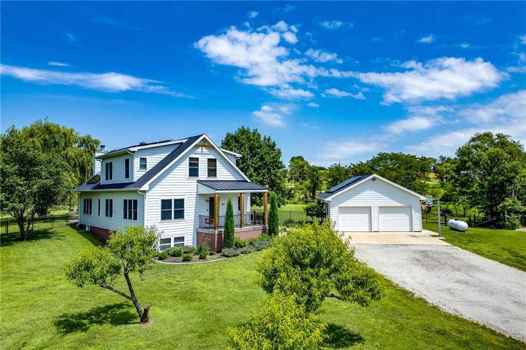 813 E 661 Diagonal Road, Lawrence