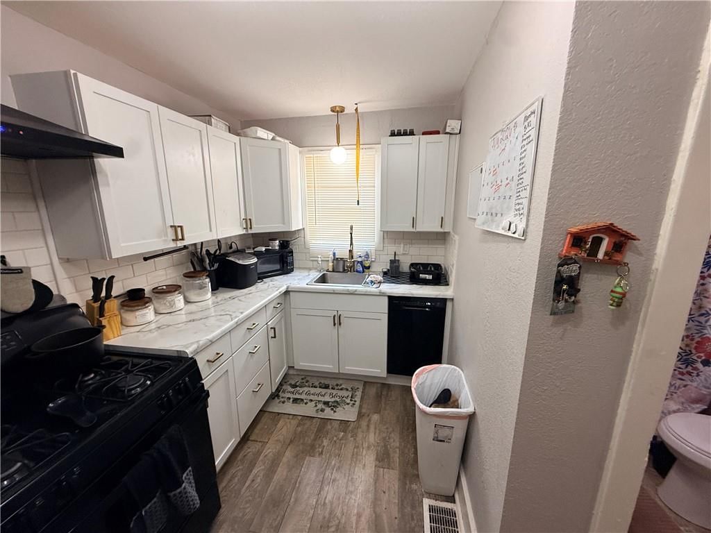 114 E Highland Avenue — photo 13
