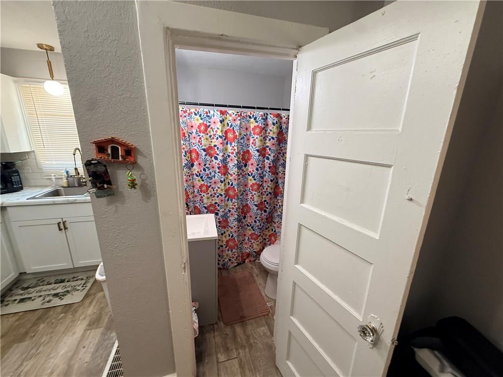 114 E Highland Avenue — photo 15