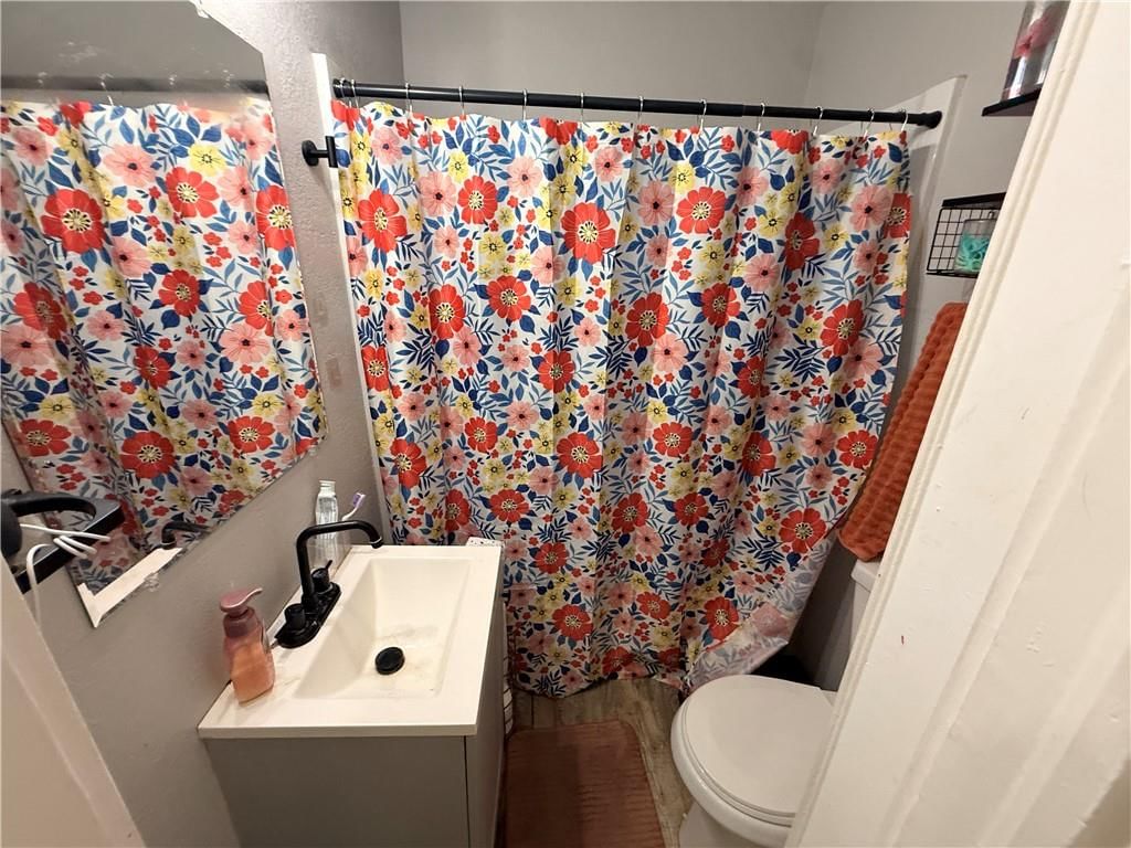 114 E Highland Avenue — photo 16