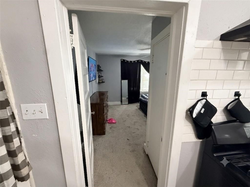 114 E Highland Avenue — photo 17