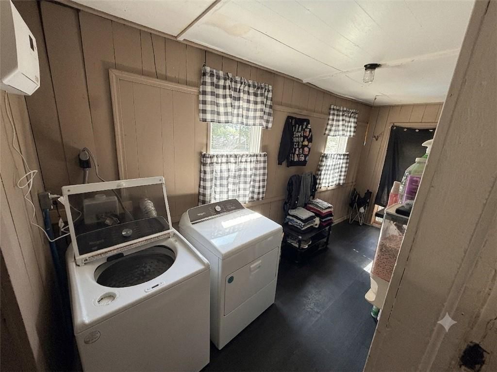 114 E Highland Avenue — photo 20