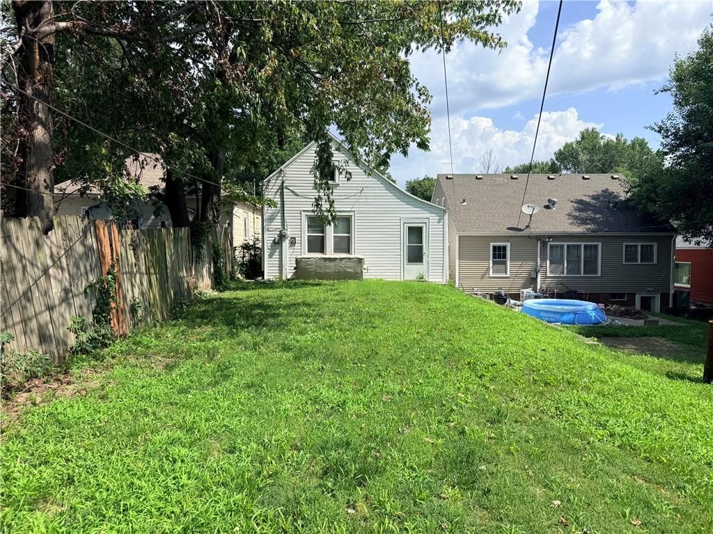 114 E Highland Avenue — photo 3