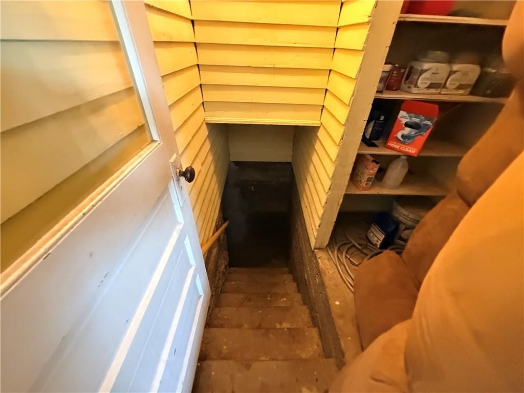 114 E Highland Avenue — photo 21