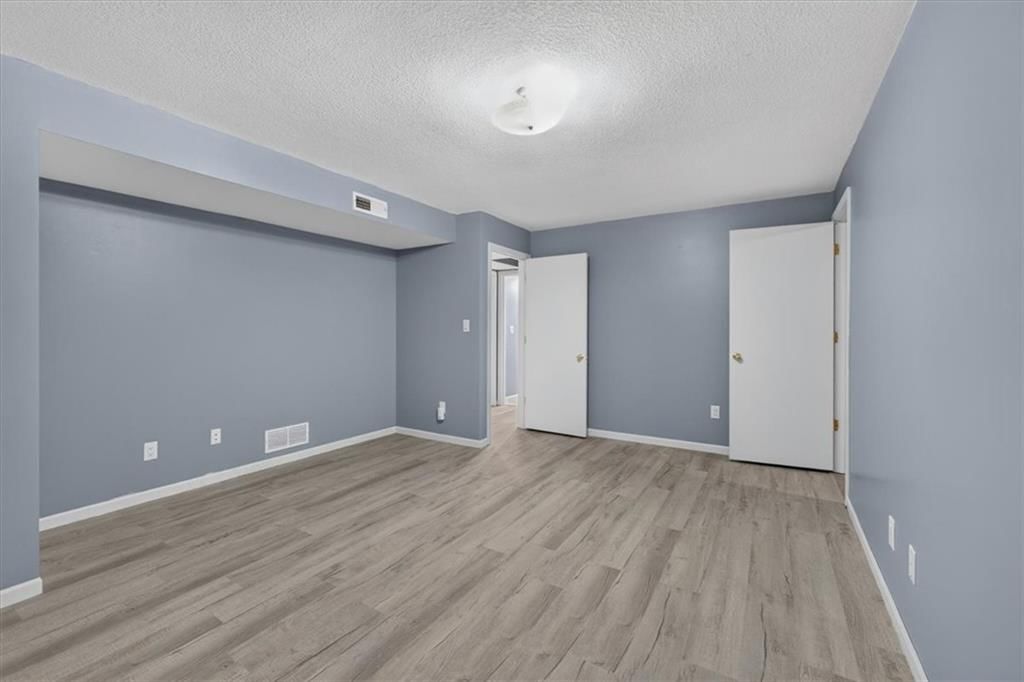 4714 Harvard Road — photo 27