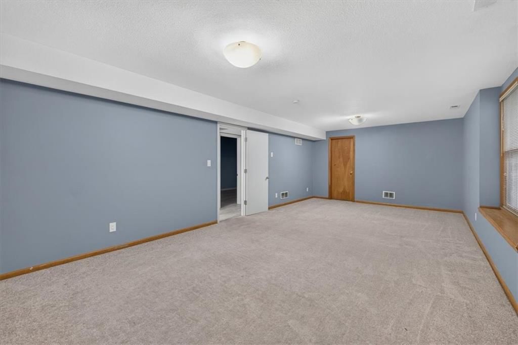 4714 Harvard Road — photo 32