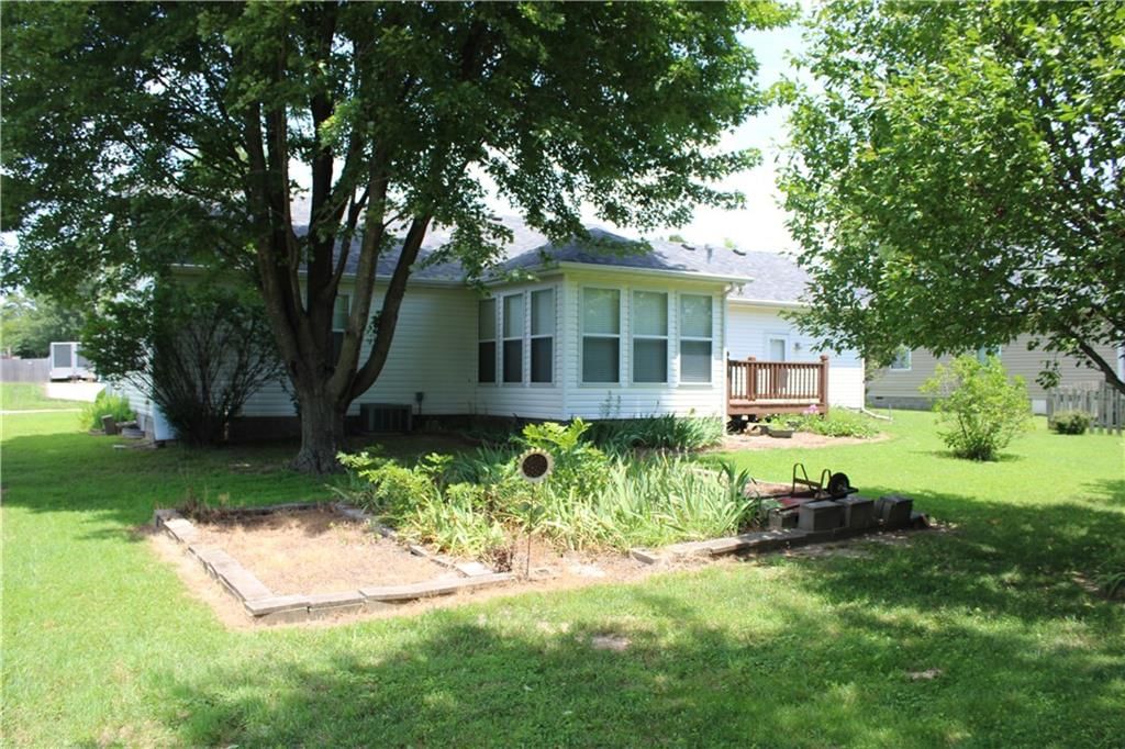 1006 Amber Drive — photo 24