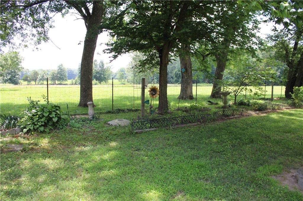1006 Amber Drive — photo 26