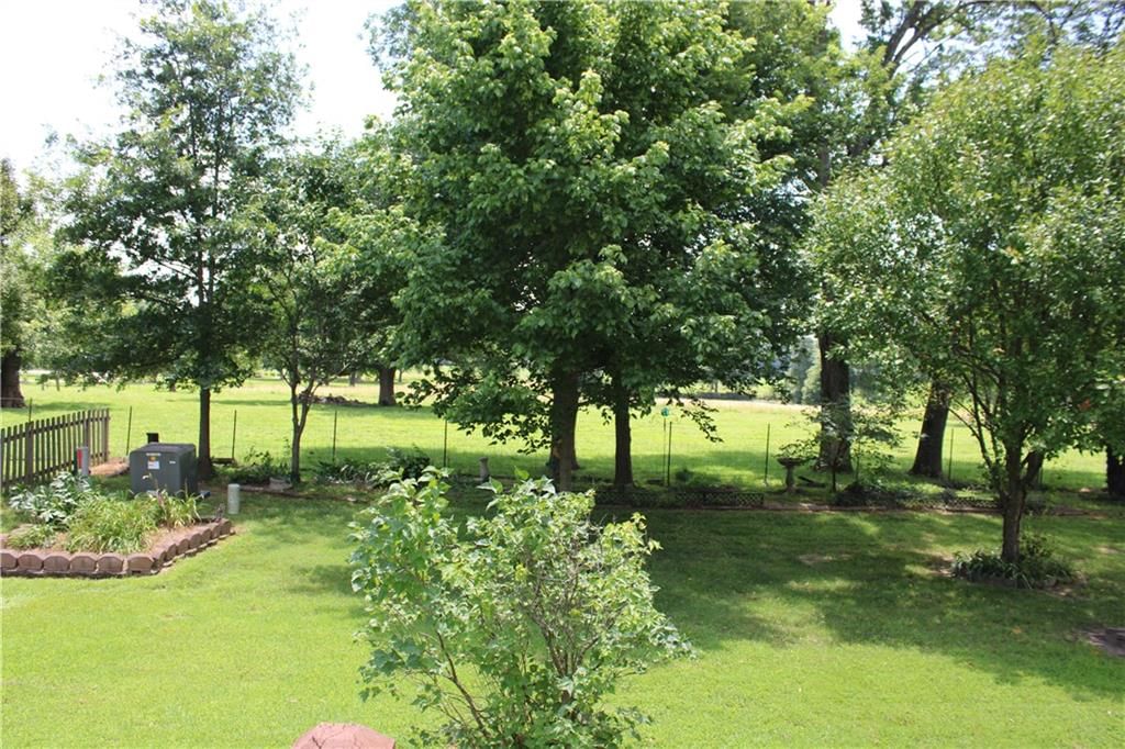 1006 Amber Drive — photo 28