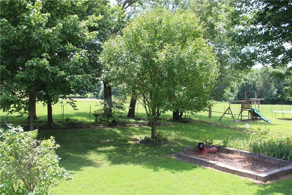 1006 Amber Drive — photo 29