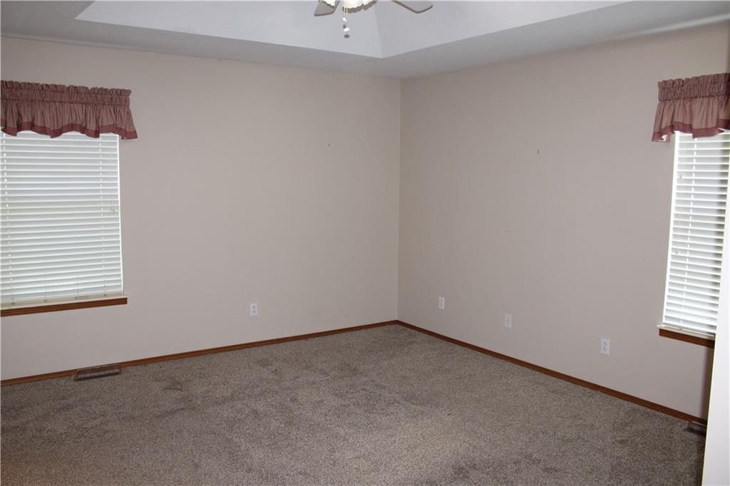 1006 Amber Drive — photo 9