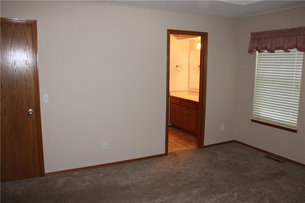 1006 Amber Drive — photo 10