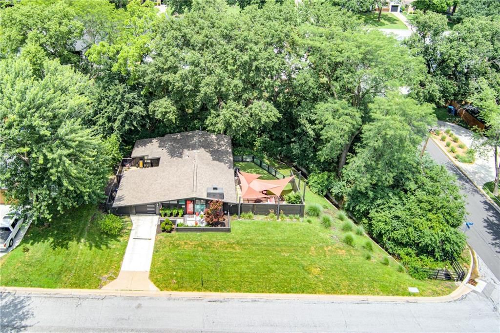 2204 W 71 Terrace — photo 10