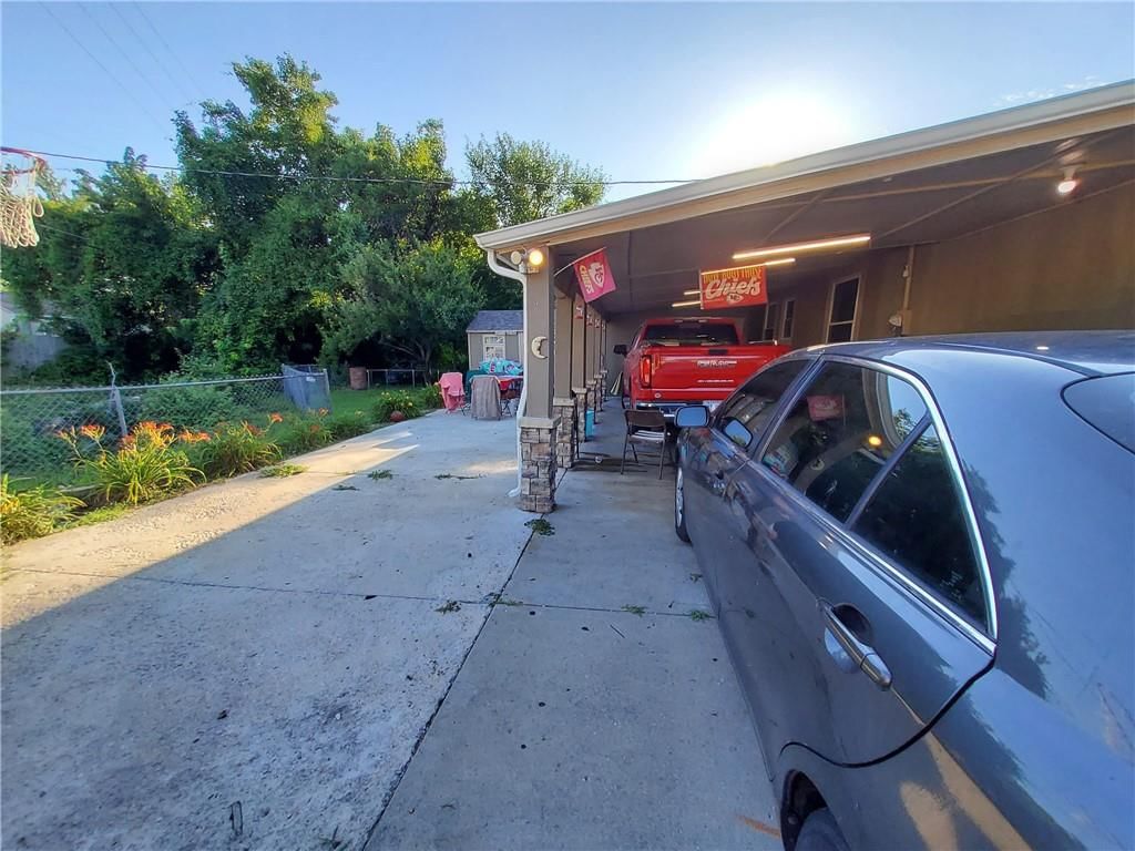 4401 Claudine Lane — photo 8