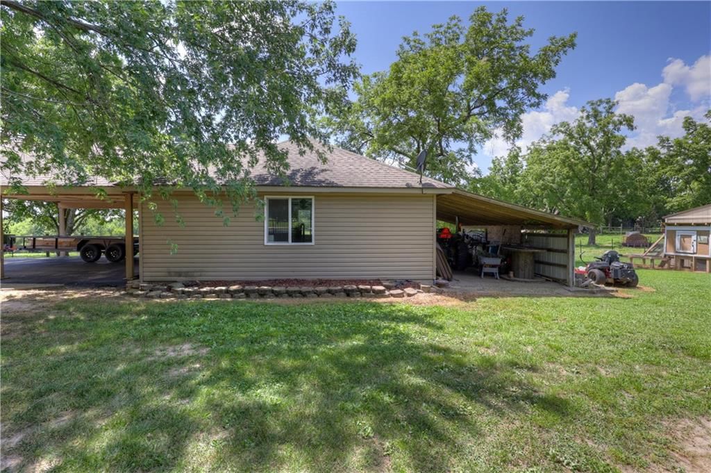 1426 E State Line Road — photo 23