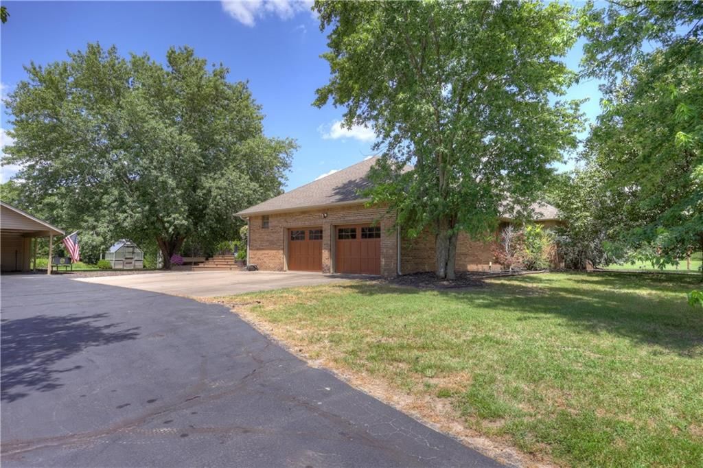 1426 E State Line Road — photo 5