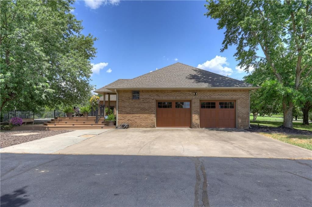 1426 E State Line Road — photo 6