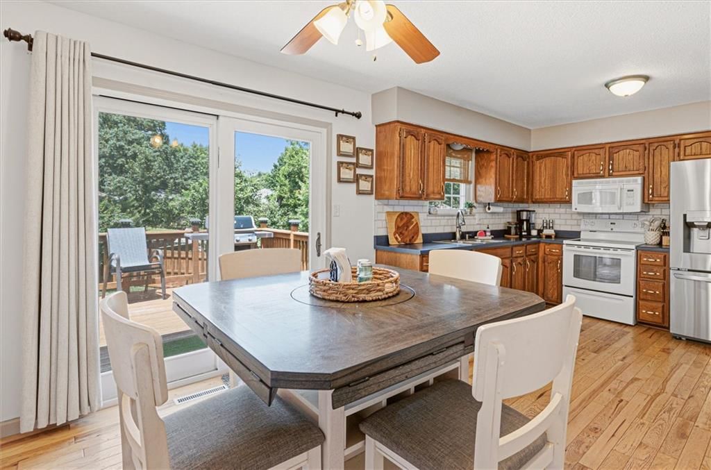 210 SE Circleview Drive — photo 8