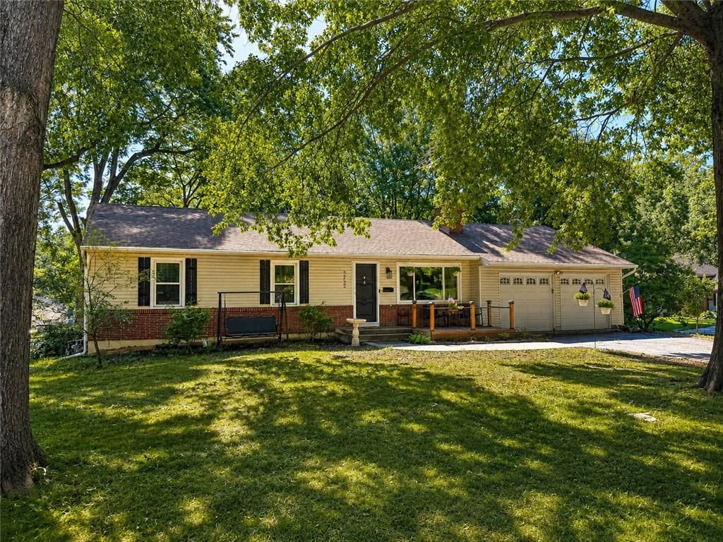 9255 Hemlock Street, Overland Park, KS