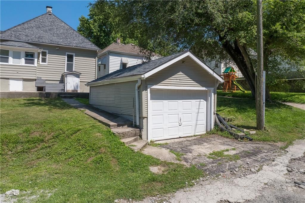2302 S 15th Street — photo 26