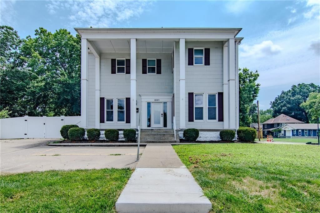 201 N Maguire Street, Warrensburg