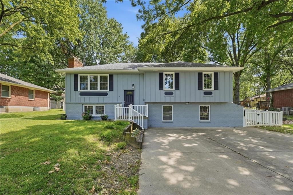 1605 NE 69th Terrace, Gladstone, MO