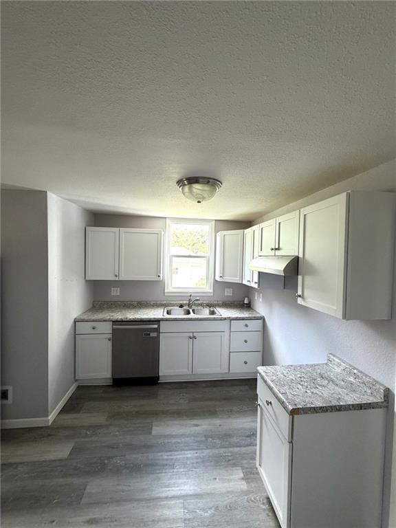 1022 E 9th Street — photo 13
