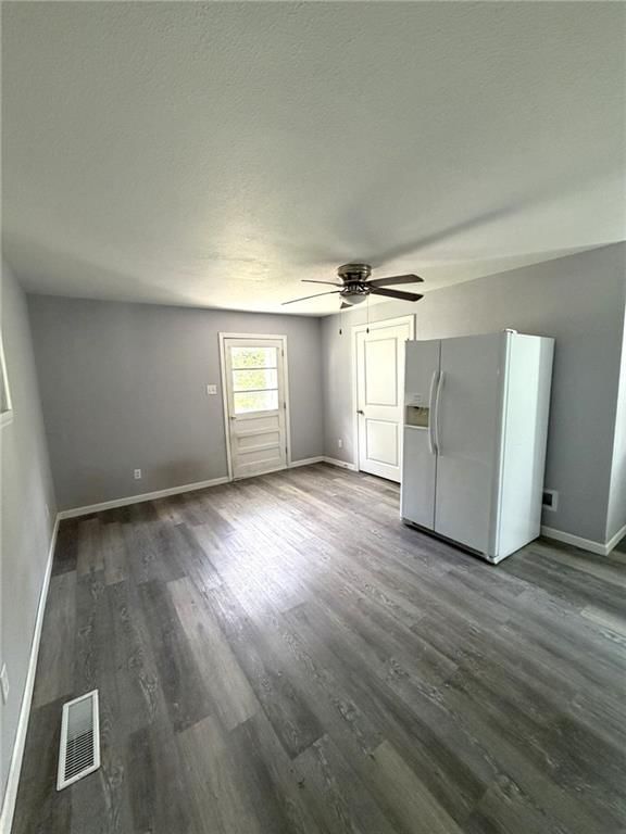 1022 E 9th Street — photo 14