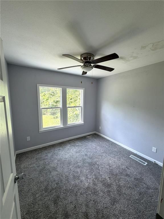 1022 E 9th Street — photo 17