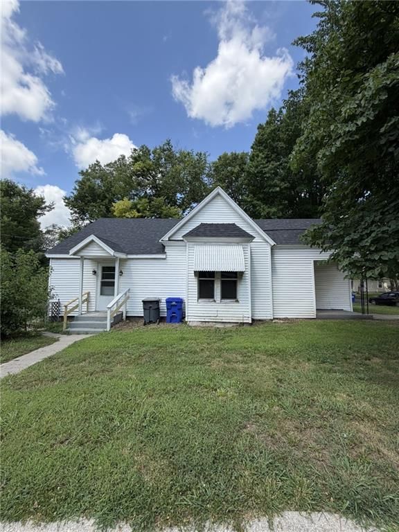 1022 E 9th Street — photo 3