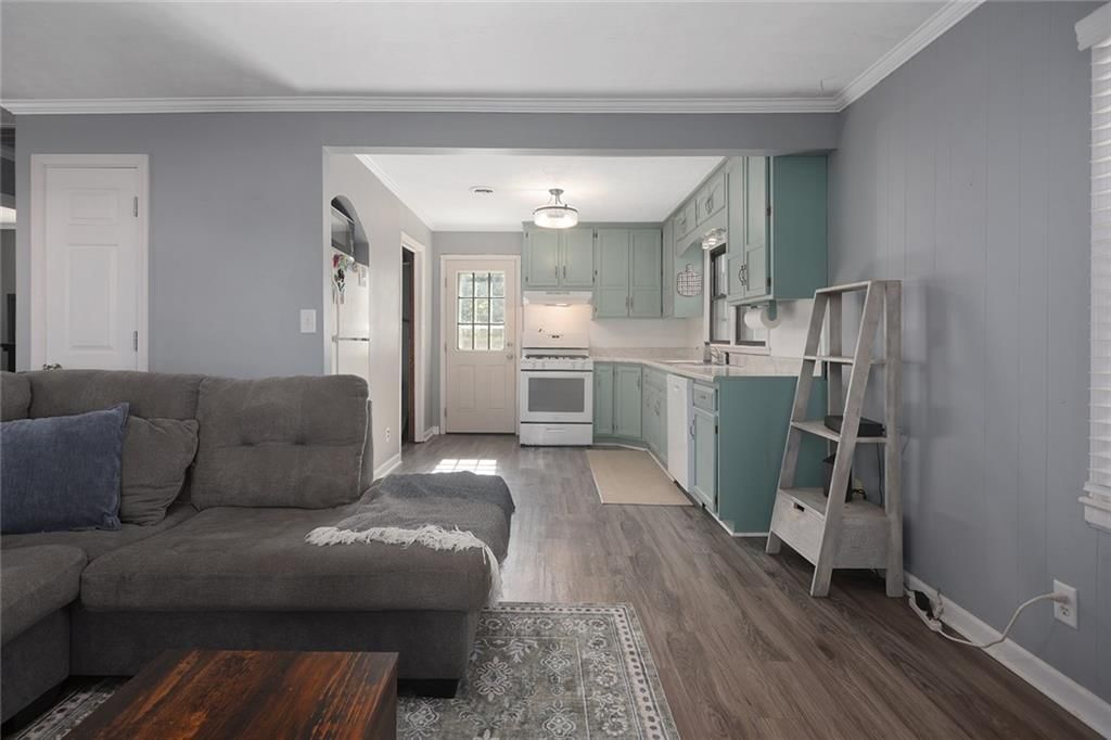 17 Hostetter Street — photo 8