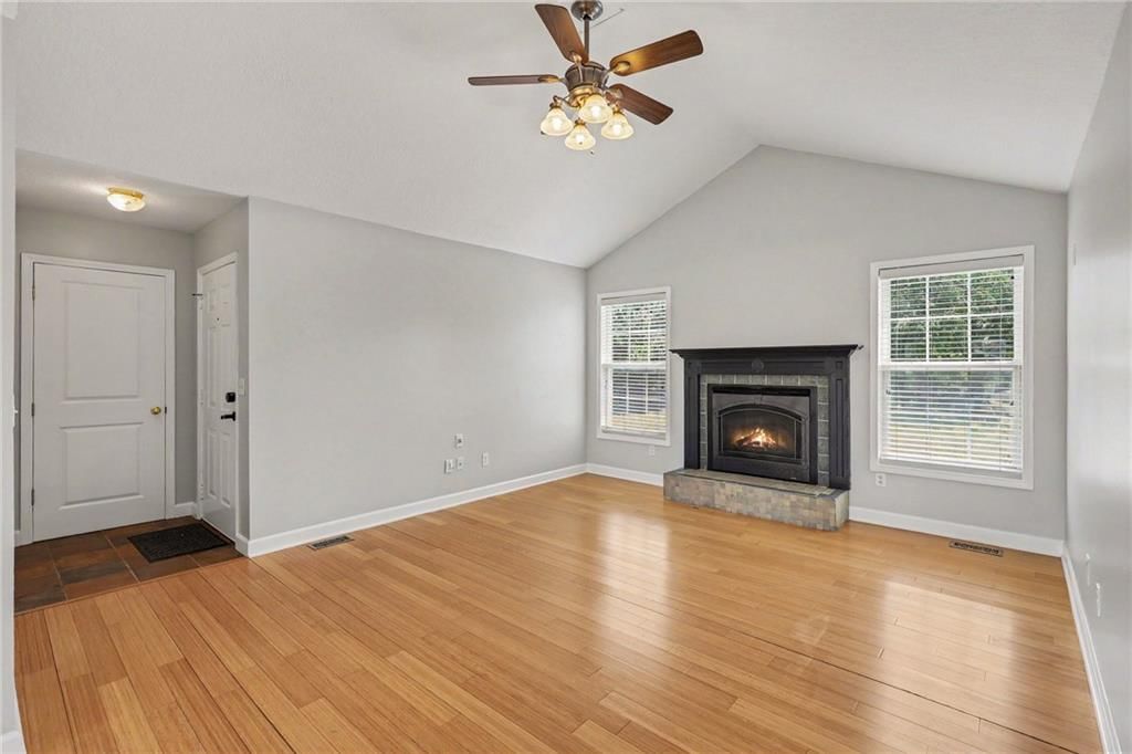 8285 N Revere Avenue — photo 7
