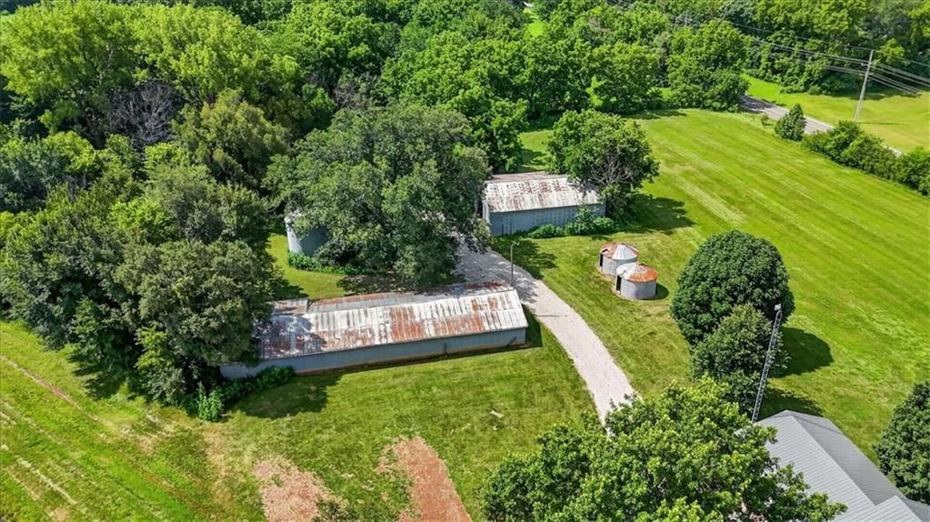 26025 Metcalf Road — photo 4
