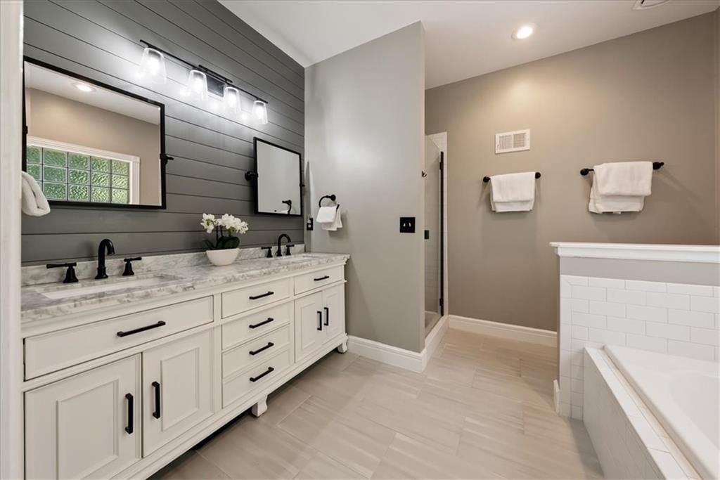 8517 N Barberry Avenue — photo 17