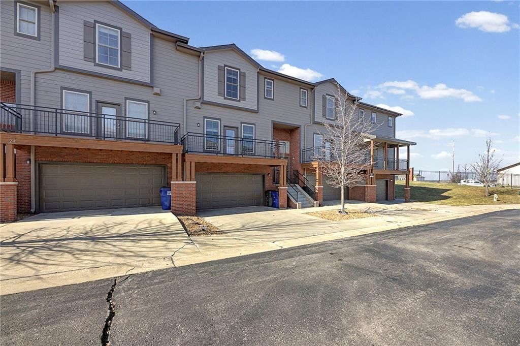 5245 Overland Drive — photo 3