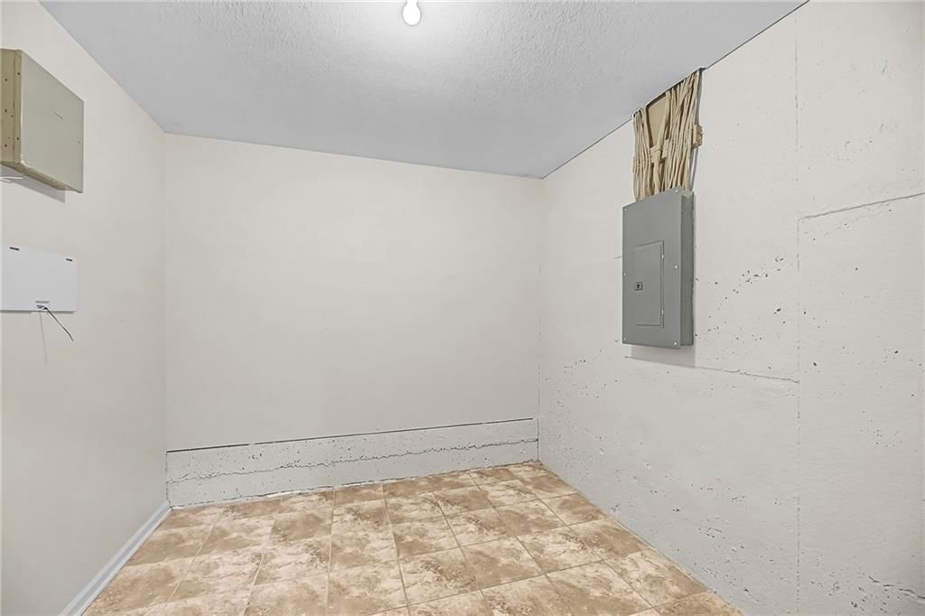 5245 Overland Drive — photo 31