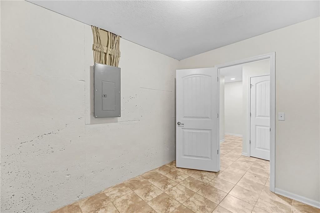 5245 Overland Drive — photo 32