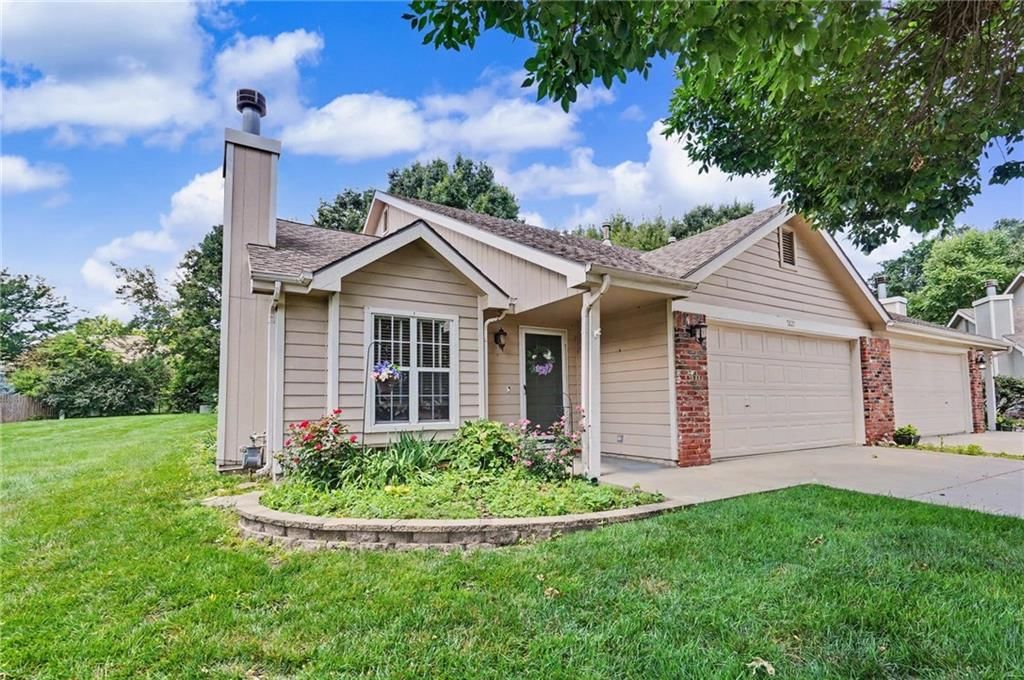 5221 Congressional Place, Lawrence