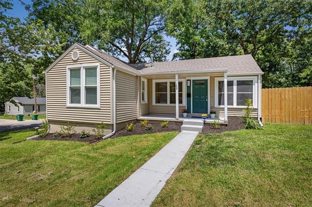 143 Grove Avenue, Bonner Springs, KS